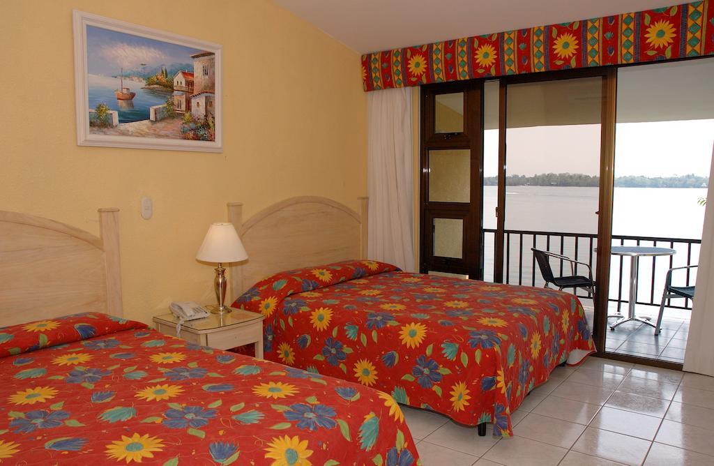 Hotel Mansion Del Rio Rio Dulce Town Quarto foto