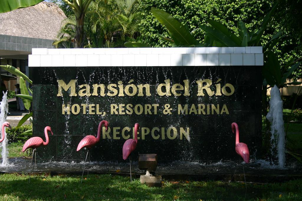Hotel Mansion Del Rio Rio Dulce Town Exterior foto